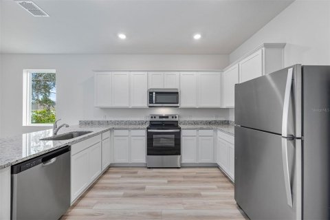 House in Poinciana, Florida 4 bedrooms, 171.96 sq.m. № 2233776 - photo 6