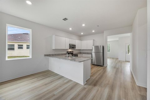 House in Poinciana, Florida 4 bedrooms, 171.96 sq.m. № 2233776 - photo 7