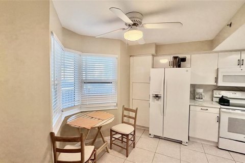 Condo in New Smyrna Beach, Florida, 3 bedrooms  № 1913845 - photo 10