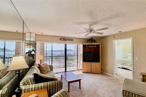 Condo in New Smyrna Beach, Florida, 3 bedrooms  № 1913845 - photo 6
