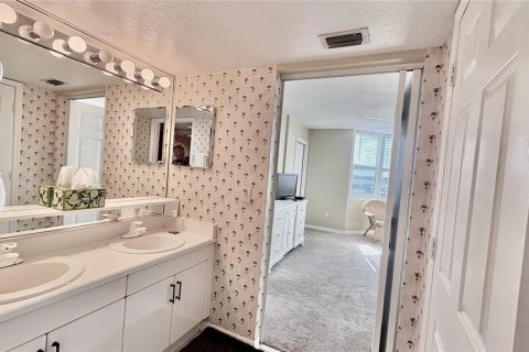 Condo in New Smyrna Beach, Florida, 3 bedrooms  № 1913845 - photo 23