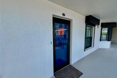 Condo in New Smyrna Beach, Florida, 3 bedrooms  № 1913845 - photo 2