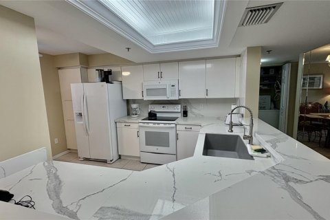 Condo in New Smyrna Beach, Florida, 3 bedrooms  № 1913845 - photo 12