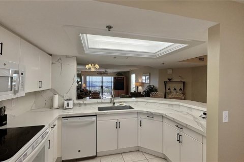 Condo in New Smyrna Beach, Florida, 3 bedrooms  № 1913845 - photo 4