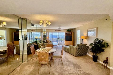 Condo in New Smyrna Beach, Florida, 3 bedrooms  № 1913845 - photo 5