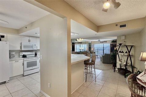 Condo in New Smyrna Beach, Florida, 3 bedrooms  № 1913845 - photo 3