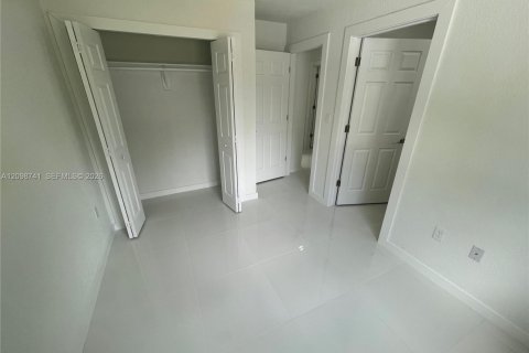 Villa ou maison à louer à Miami, Floride: 3 chambres, 81.29 m2 № 2394464 - photo 24
