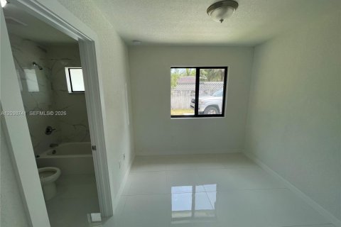Villa ou maison à louer à Miami, Floride: 3 chambres, 81.29 m2 № 2394464 - photo 23