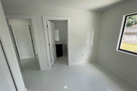 Villa ou maison à louer à Miami, Floride: 3 chambres, 81.29 m2 № 2394464 - photo 25