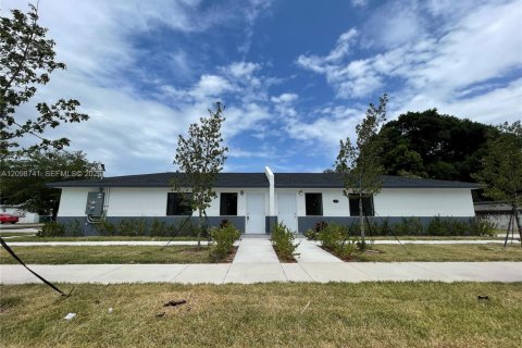 Villa ou maison à louer à Miami, Floride: 3 chambres, 81.29 m2 № 2394464 - photo 29