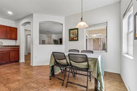 House in Kissimmee, Florida 4 bedrooms, 220.18 sq.m. № 2428805 - photo 12
