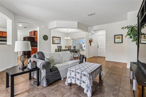 House in Kissimmee, Florida 4 bedrooms, 220.18 sq.m. № 2428805 - photo 5