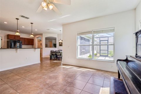 House in Kissimmee, Florida 4 bedrooms, 220.18 sq.m. № 2428805 - photo 8