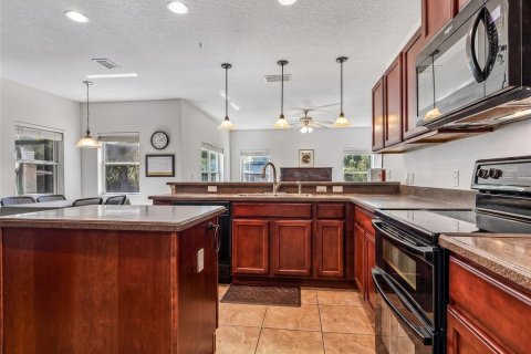 House in Kissimmee, Florida 4 bedrooms, 220.18 sq.m. № 2428805 - photo 11