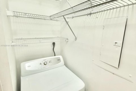 Condominio en alquiler en Aventura, Florida, 2 dormitorios, 102.19 m2 № 1799366 - foto 12
