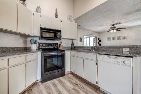 Villa ou maison à vendre à Hudson, Floride: 4 chambres, 162.67 m2 № 1683013 - photo 12