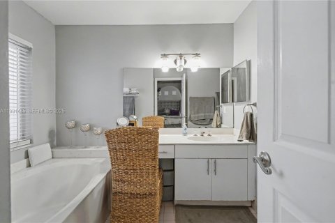 Villa ou maison à vendre à Pembroke Pines, Floride: 3 chambres, 165.55 m2 № 1990447 - photo 19