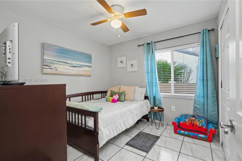 Villa ou maison à vendre à Pembroke Pines, Floride: 3 chambres, 165.55 m2 № 1990447 - photo 17