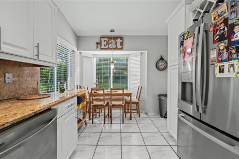 Villa ou maison à vendre à Pembroke Pines, Floride: 3 chambres, 165.55 m2 № 1990447 - photo 10