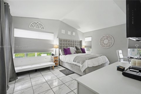 Villa ou maison à vendre à Pembroke Pines, Floride: 3 chambres, 165.55 m2 № 1990447 - photo 18