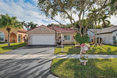 Villa ou maison à Pembroke Pines, Floride 3 chambres, 165.55 m2 № 1990447