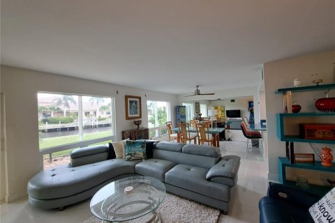 Copropriété à louer à Punta Gorda, Floride: 2 chambres, 146.88 m2 № 2214619 - photo 12