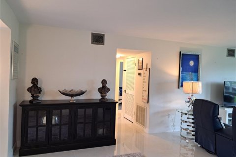 Copropriété à louer à Punta Gorda, Floride: 2 chambres, 146.88 m2 № 2214619 - photo 11
