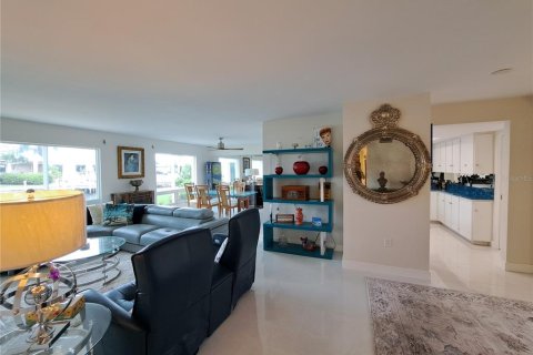Copropriété à louer à Punta Gorda, Floride: 2 chambres, 146.88 m2 № 2214619 - photo 15