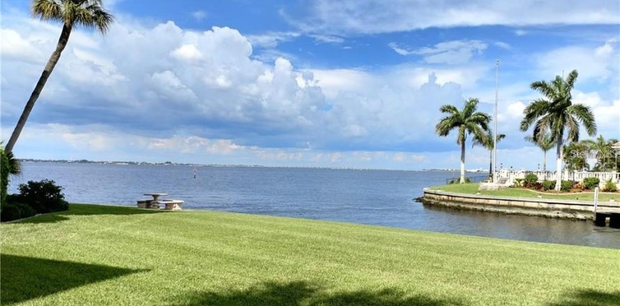 Condo à Punta Gorda, Floride, 2 chambres  № 2214619