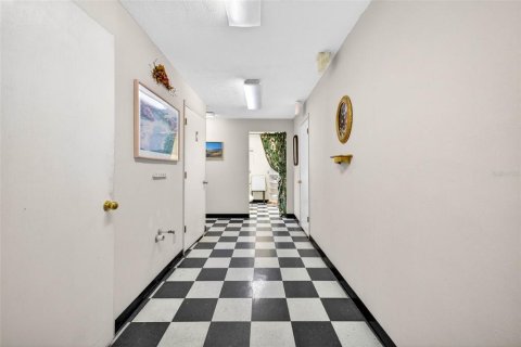 Купить коммерческую недвижимость в Дейд-Сити, Флорида 390.93м2, № 2111243 - фото 7