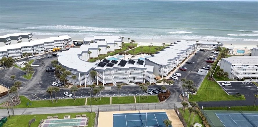 Condo à New Smyrna Beach, Floride, 2 chambres  № 2403241