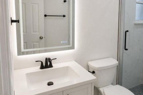 House in Hollywood, Florida 3 bedrooms, 151.99 sq.m. № 2083295 - photo 17