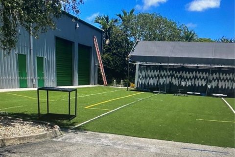 Propiedad comercial en venta en Davie, Florida № 1763487 - foto 9