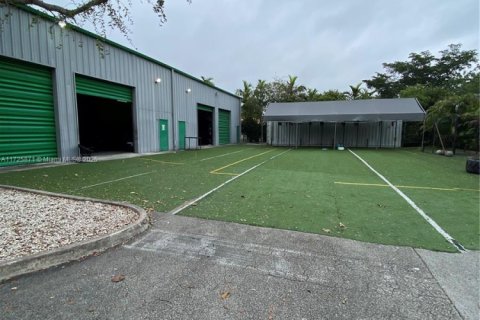 Propiedad comercial en venta en Davie, Florida № 1763487 - foto 13