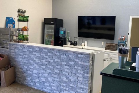 Propiedad comercial en venta en Davie, Florida № 1763487 - foto 3