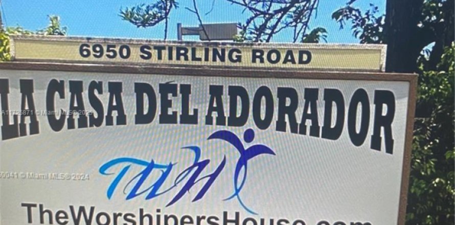Propiedad comercial en Davie, Florida № 1763487