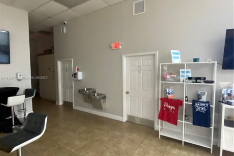Propiedad comercial en venta en Davie, Florida № 1763487 - foto 25