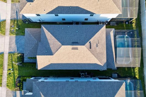 House in Davenport, Florida 5 bedrooms, 243.59 sq.m. № 2391556 - photo 4