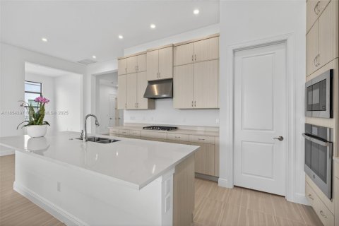 House in Palm Beach Gardens, Florida 4 bedrooms, 238.11 sq.m. № 1872473 - photo 19