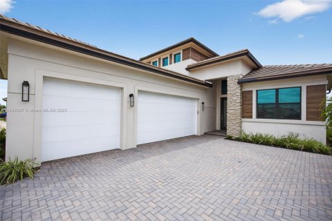 House in Palm Beach Gardens, Florida 4 bedrooms, 238.11 sq.m. № 1872473 - photo 2