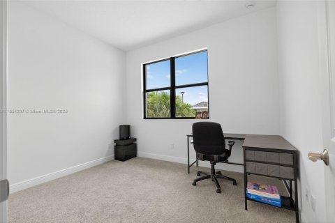 House in Palm Beach Gardens, Florida 4 bedrooms, 238.11 sq.m. № 1872473 - photo 4
