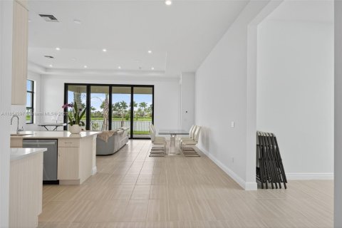 House in Palm Beach Gardens, Florida 4 bedrooms, 238.11 sq.m. № 1872473 - photo 11