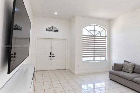 Casa en venta en Miami, Florida, 3 dormitorios, 180.14 m2 № 2363670 - foto 4