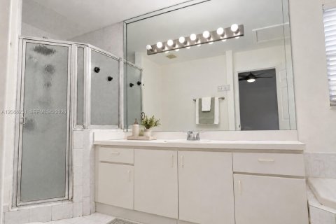 Casa en venta en Miami, Florida, 3 dormitorios, 180.14 m2 № 2363670 - foto 24