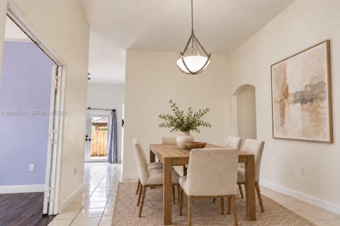 Casa en venta en Miami, Florida, 3 dormitorios, 180.14 m2 № 2363670 - foto 5