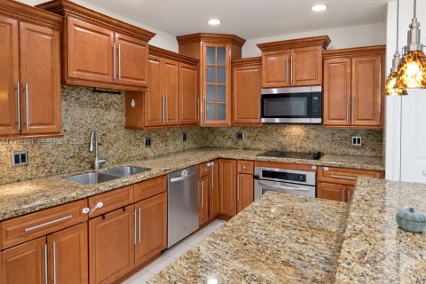 Casa en venta en Miami, Florida, 3 dormitorios, 180.14 m2 № 2363670 - foto 17