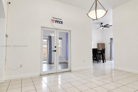 Casa en venta en Miami, Florida, 3 dormitorios, 180.14 m2 № 2363670 - foto 14