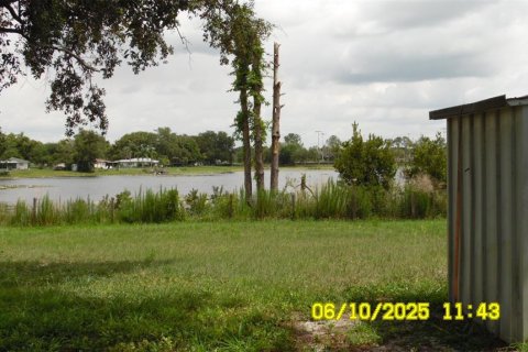 House in Deltona, Florida 3 bedrooms, 138.61 sq.m. № 1780813 - photo 3