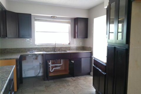 House in Deltona, Florida 3 bedrooms, 138.61 sq.m. № 1780813 - photo 11