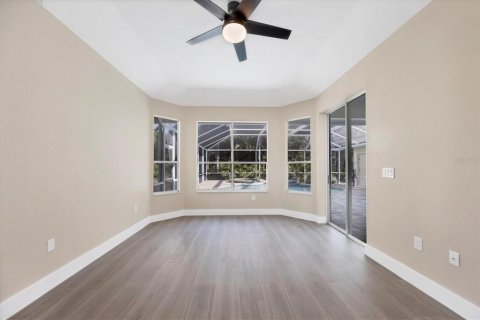 House in University Park, Florida 3 bedrooms, 241.27 sq.m. № 2379771 - photo 21